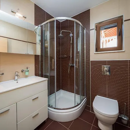 Jasmin רוגוזניצה